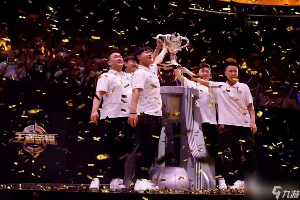 QG老板太有心机了 掉入B组让fly上场背锅 老粉 请锁死